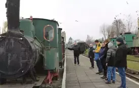 Uczestnicy ŚDS w Muzeum Kolei Wąskotorowej w Sochaczewie