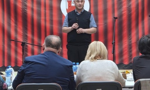 Uczestnik ŚDS podczas eliminacji do XIII edycji Festiwalu Poezji i Piosenki Patriotycznej "Nie mówię szeptem, gdy mówię skąd jestem"